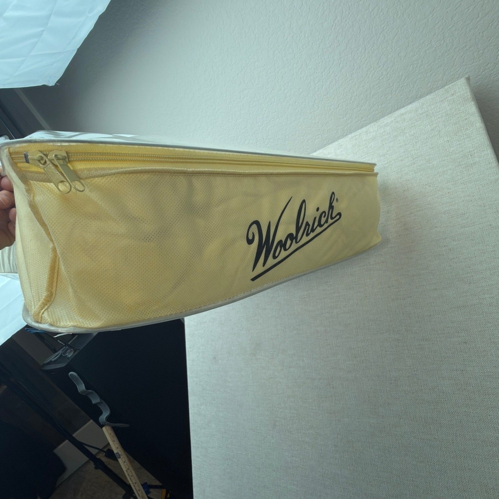 Woolrich Down Comforter King White Down Fill Cotton Solid Year-Round New - Picture 3 of 10